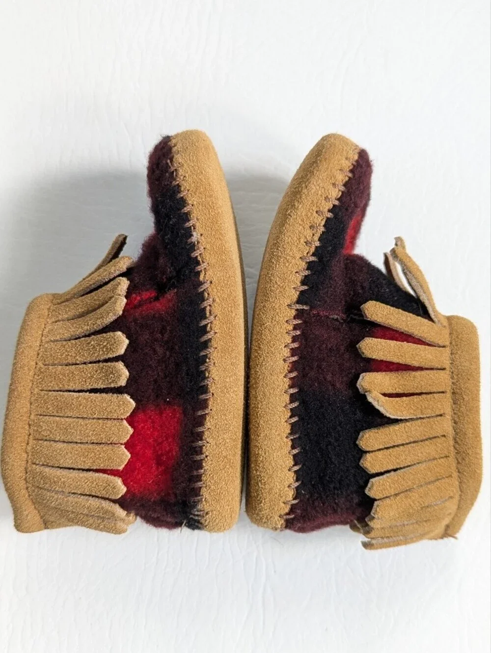 Minnetonka Baby Suede Moccasins Buffalo Plaid Size 3 Red Black Booties